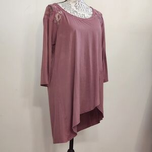 Elegant Mauve Lace-Trimmed Asymetric Top